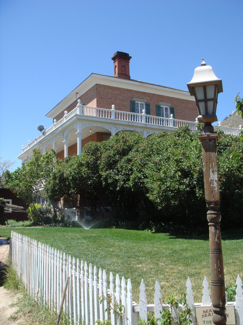 Exterior of Mackay Mansion Museum